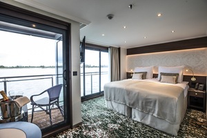 Deluxe Balcony Suites - Diamond Deck